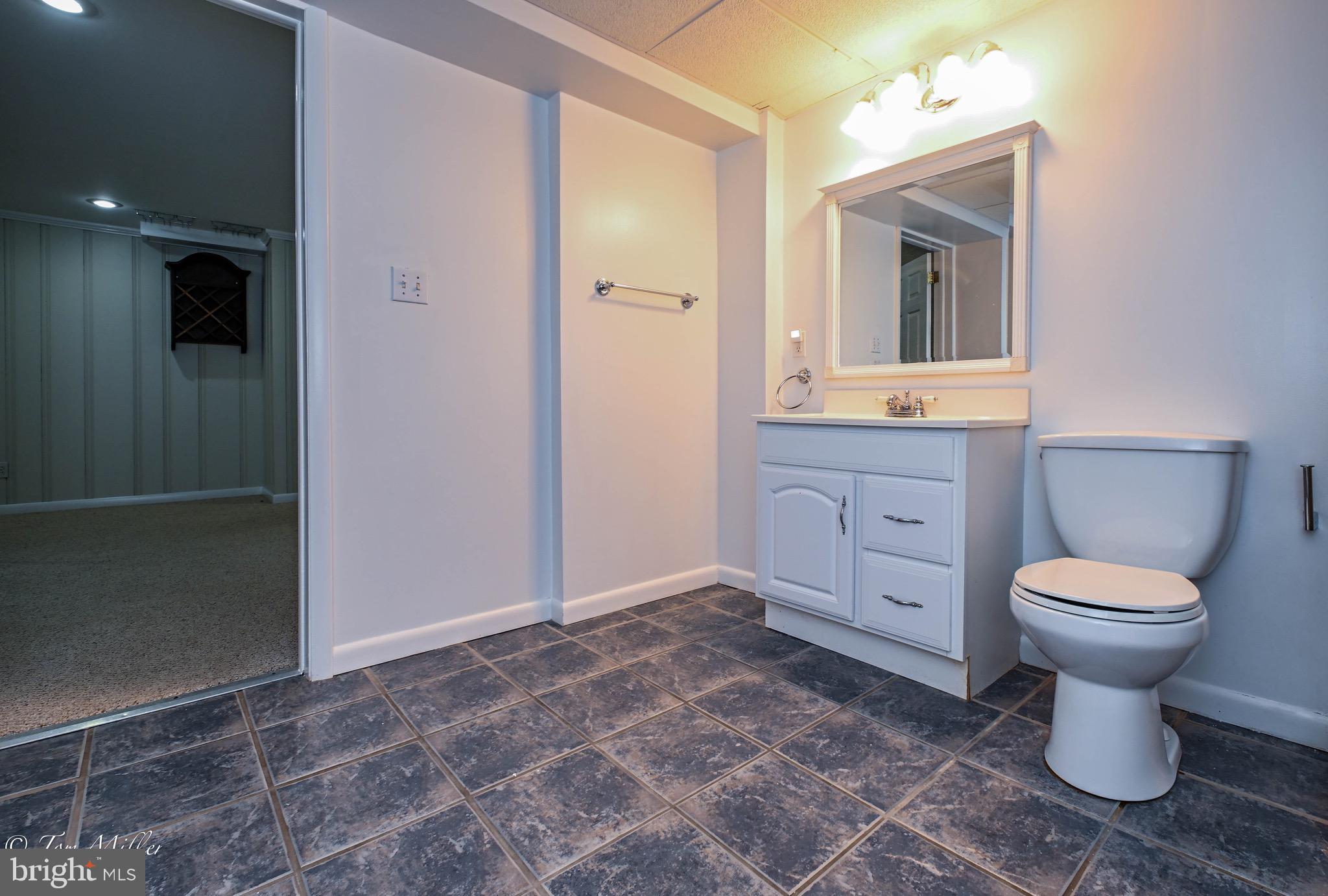 127 Stanmore Road Baltimore, MD 21212 - Photo 31 of 37 LL Spacious Full Bath w/ Tile Flooring