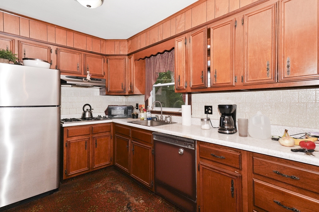 122 Chestnut Street Rehoboth, MA 02769 - Photo 9 of 34 Gallery Image 9