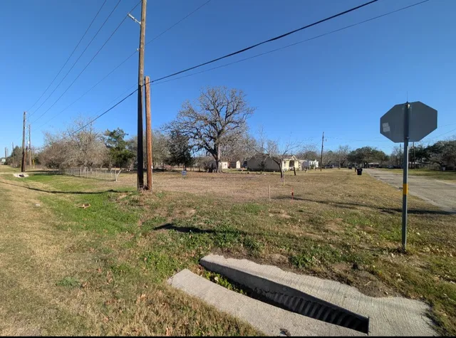 $35,000 | 113 South Santa Fe Road, Somerville, TX 77879