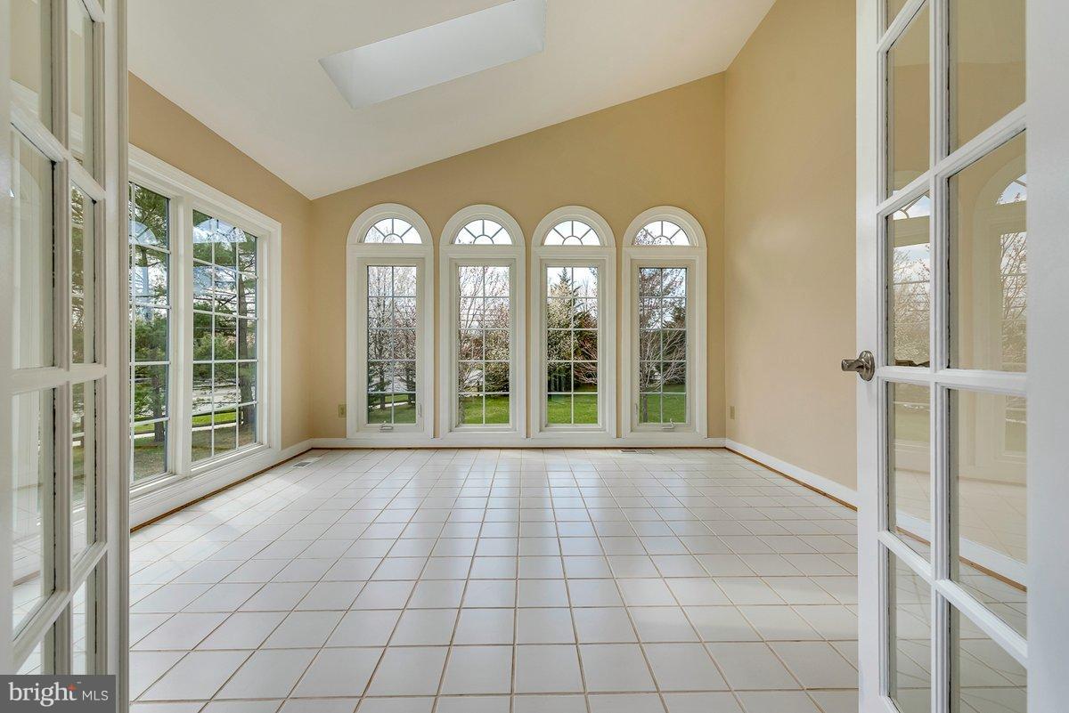 17001 Spates Hill Road Poolesville, MD 20837 - Photo 13 of 30 Bright sunroom!
