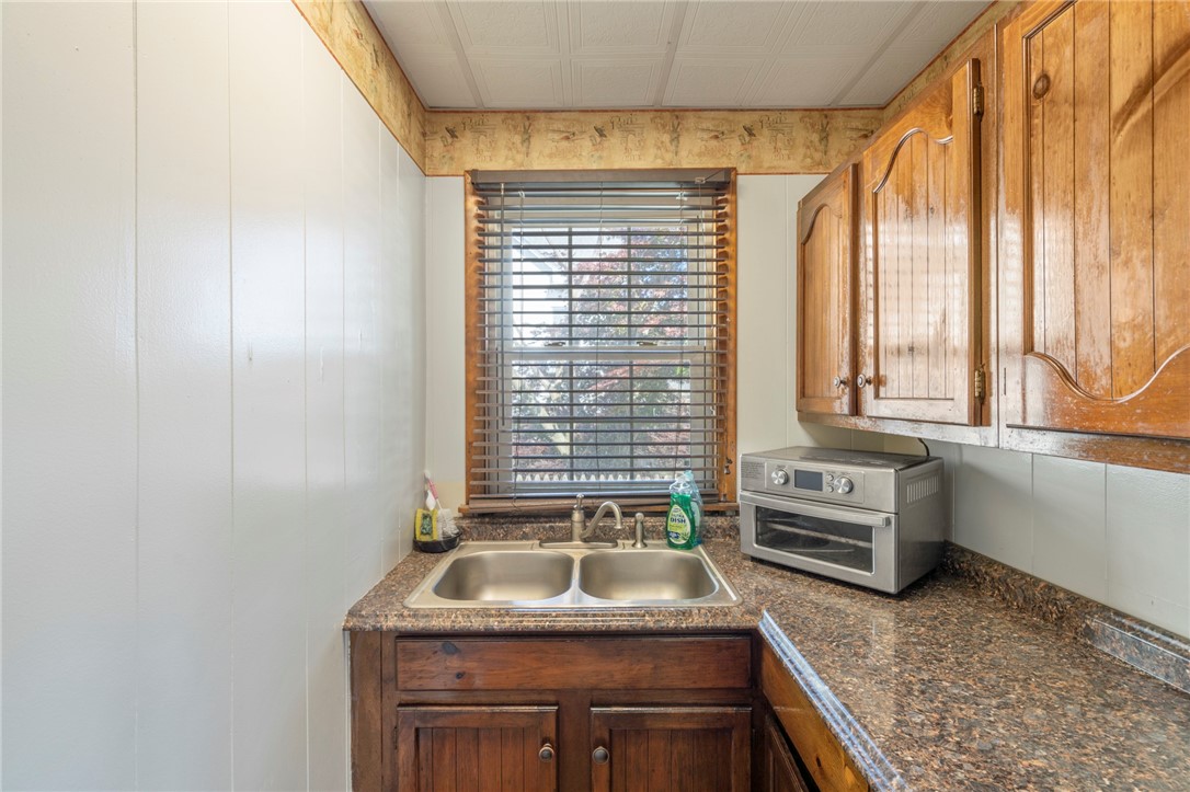 103 Crescent Road Pawtucket, RI 02861 - Photo 8 of 19