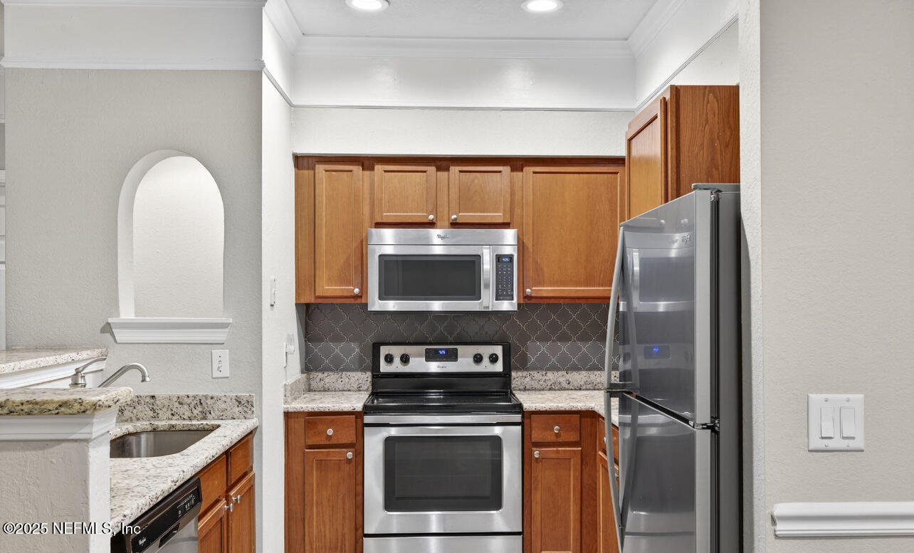 8550 Touchton Road, Unit 911 Jacksonville, FL 32216 - Photo 5 of 8 Stainless Steel appliances