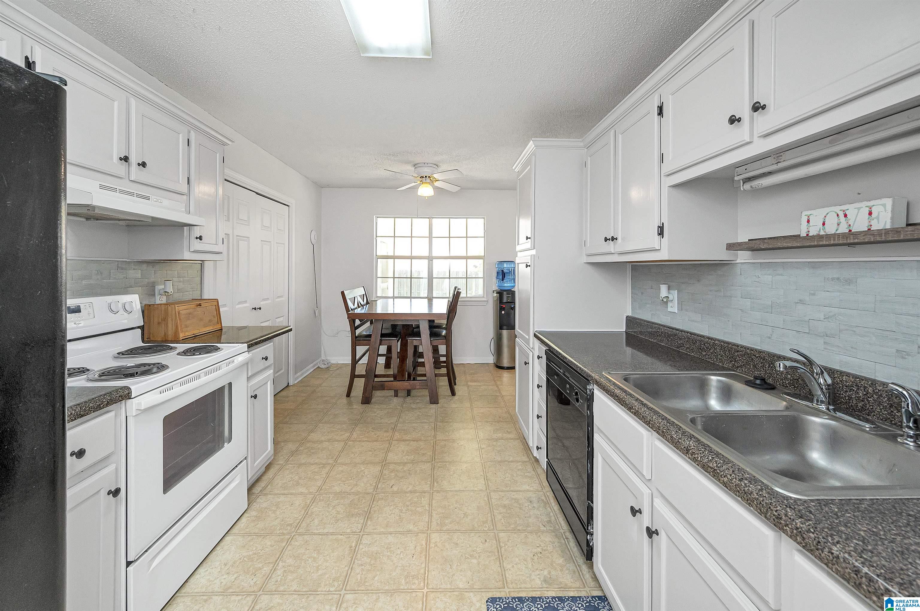 537 Warrior Drive Alabaster, AL 35007 - Photo 10 of 32