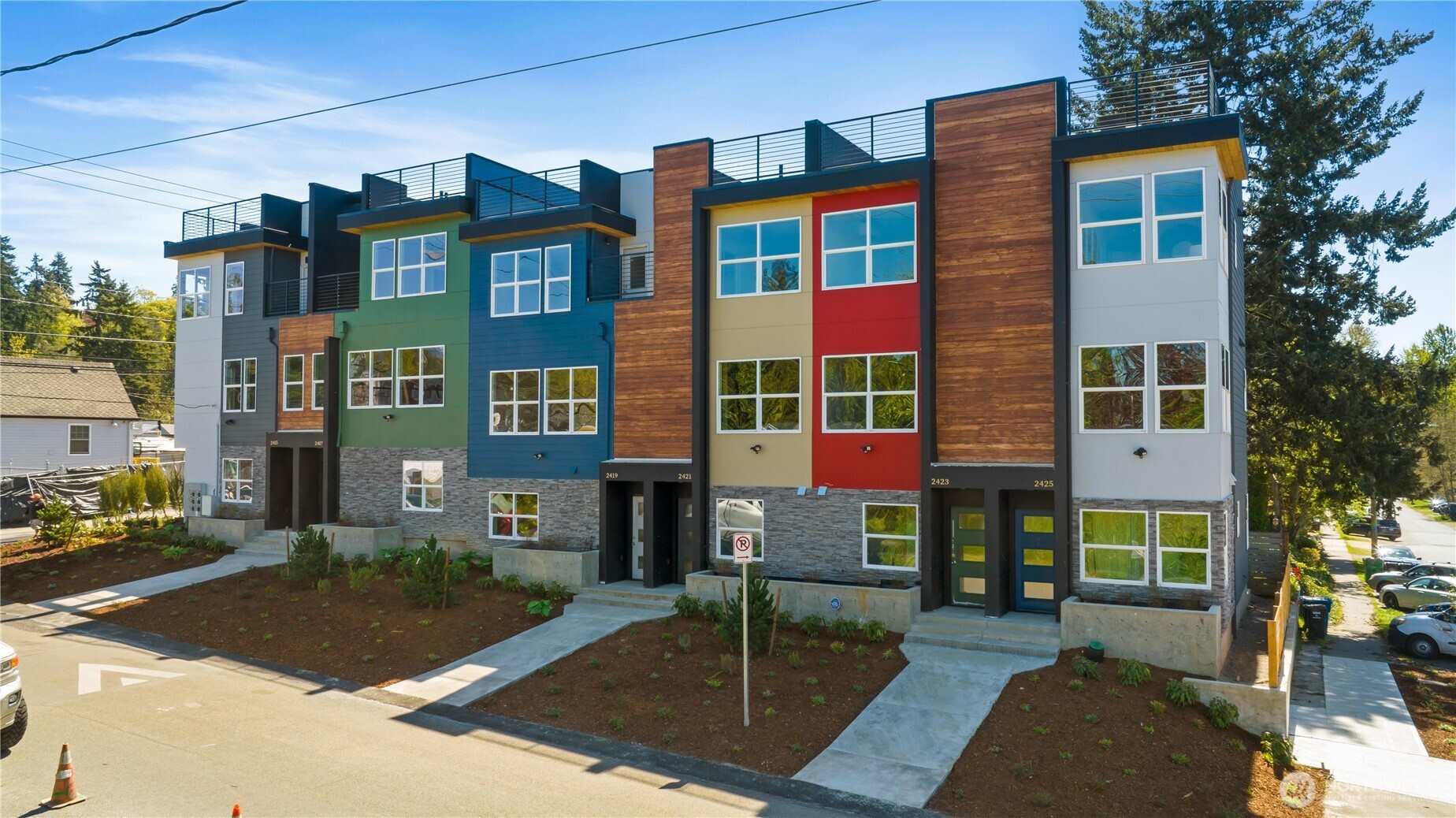 2421 Southwest Findlay Street Seattle, WA 98106 - Photo 2 of 13 Gallery Image 2