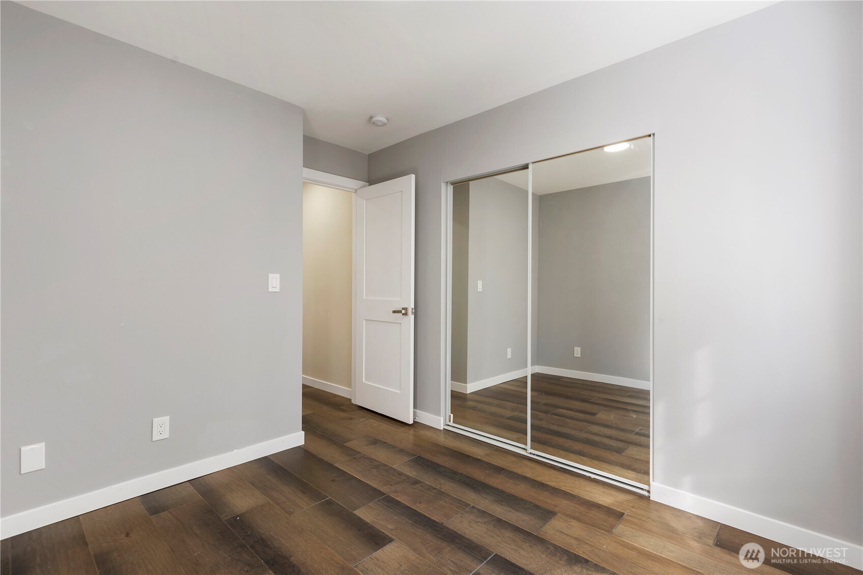 2421 Southwest Findlay Street Seattle, WA 98106 - Photo 5 of 13 Gallery Image 5
