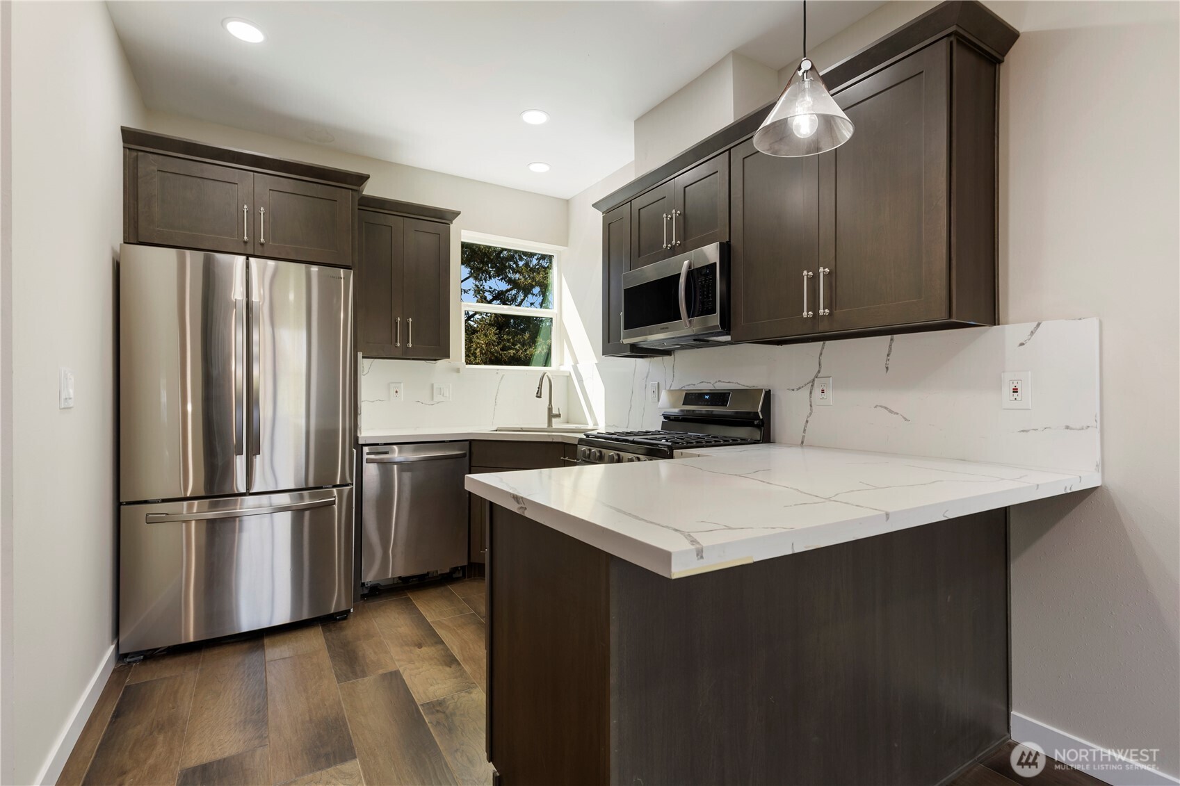 2421 Southwest Findlay Street Seattle, WA 98106 - Photo 7 of 13 Gallery Image 7