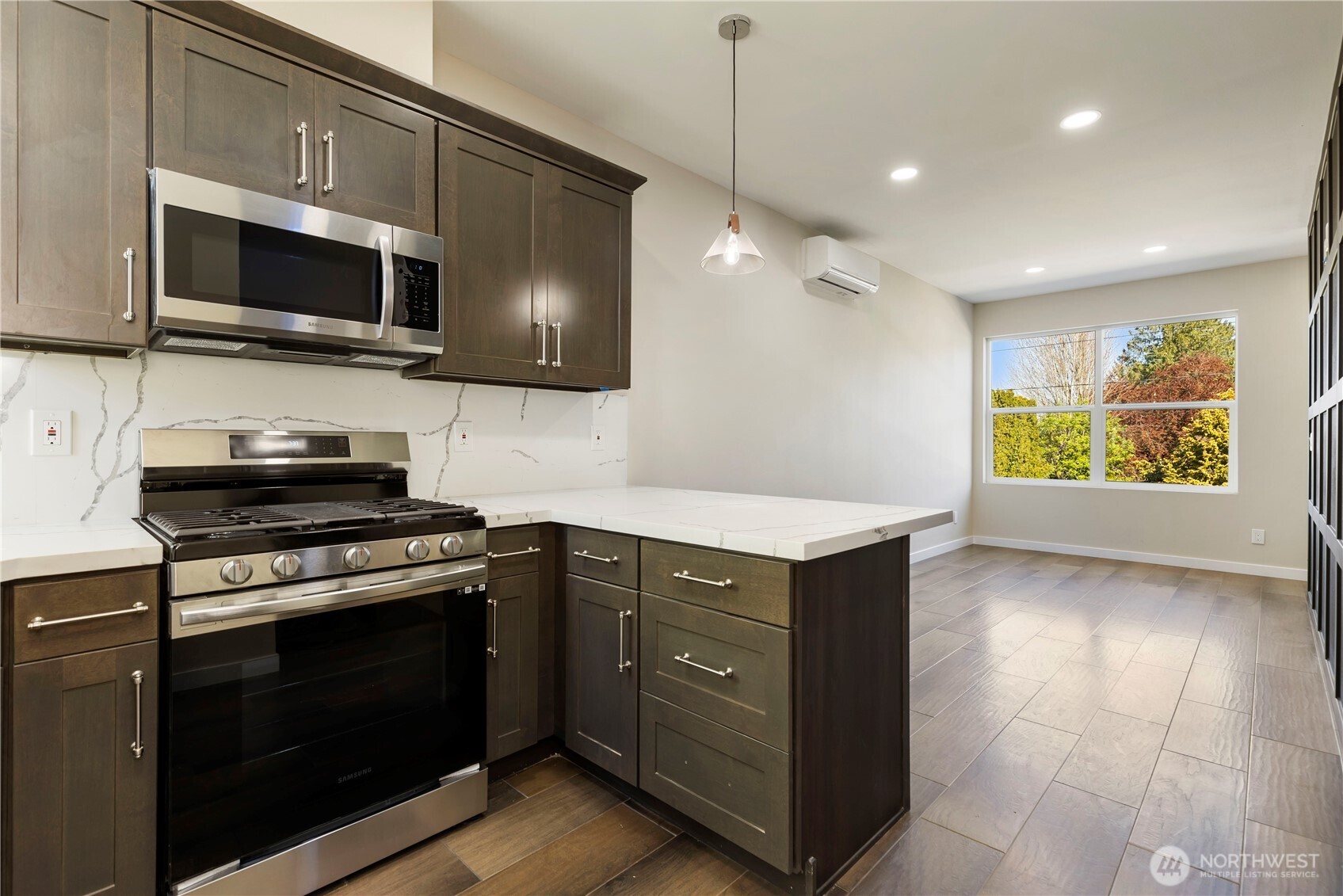 2421 Southwest Findlay Street Seattle, WA 98106 - Photo 8 of 13 Gallery Image 8