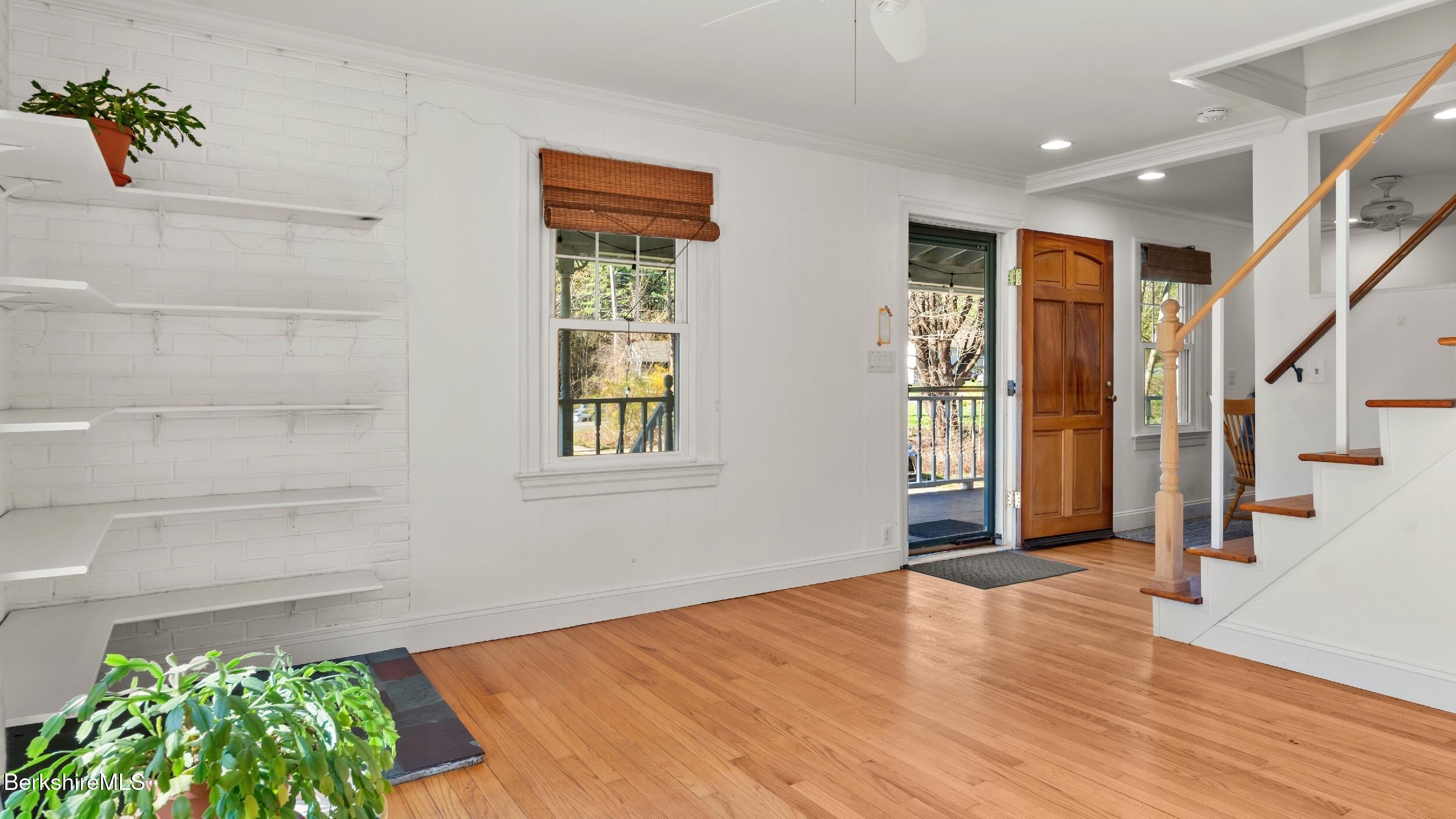 181 New Lenox Road Lenox, MA 01240 - Photo 4 of 30 Entry