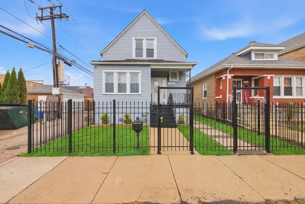 $290,000 | 7115 South Rockwell Street, Chicago, IL 60629