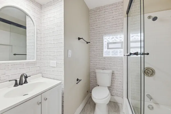 $290,000 | 7115 South Rockwell Street, Chicago, IL 60629