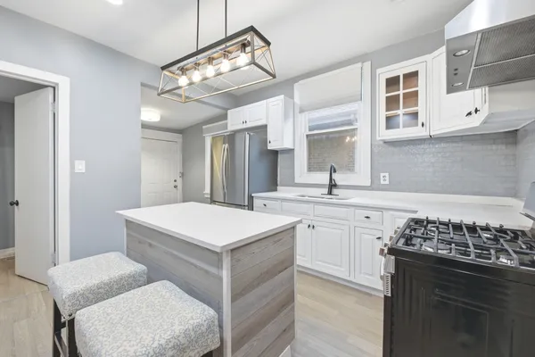 $290,000 | 7115 South Rockwell Street, Chicago, IL 60629