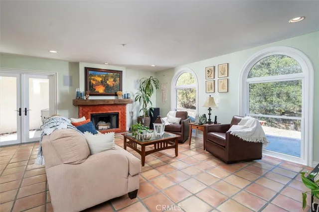 $5,000 | 24917 Bella Vista Drive, Newhall, CA 91321