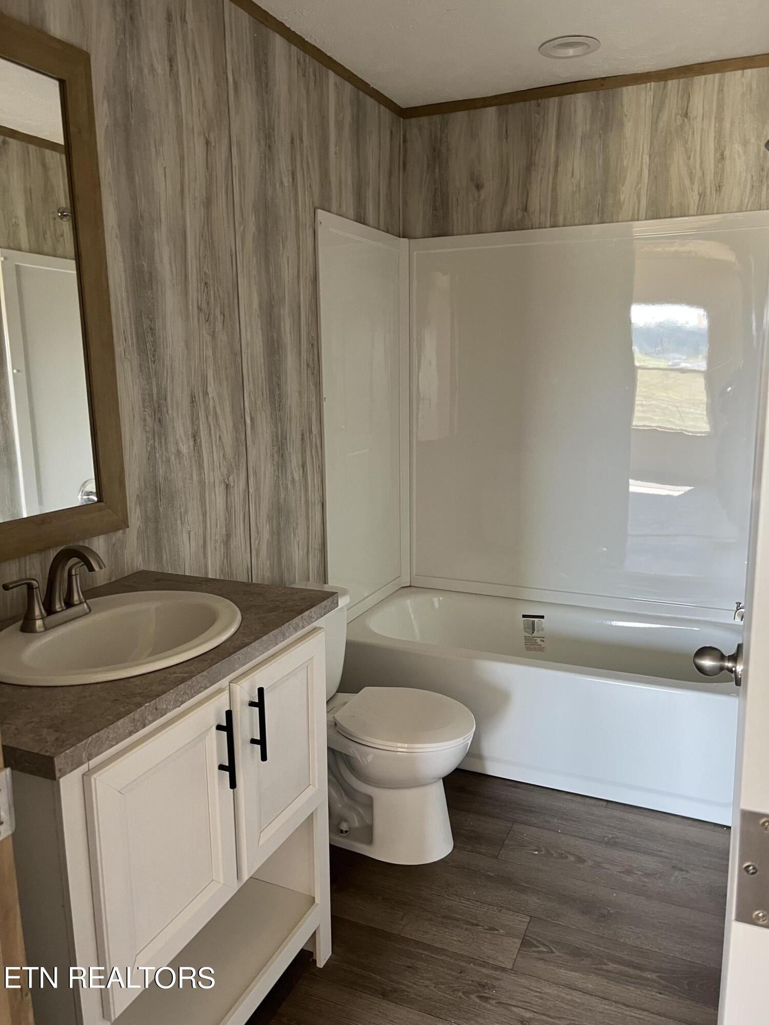 180 Schertz Lane Rutledge, TN 37861 - Photo 6 of 9 Bathroom