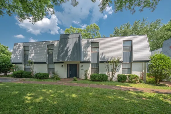 $1,299 | 126 Walton Ferry Road, Unit A3, Hendersonville, TN 37075