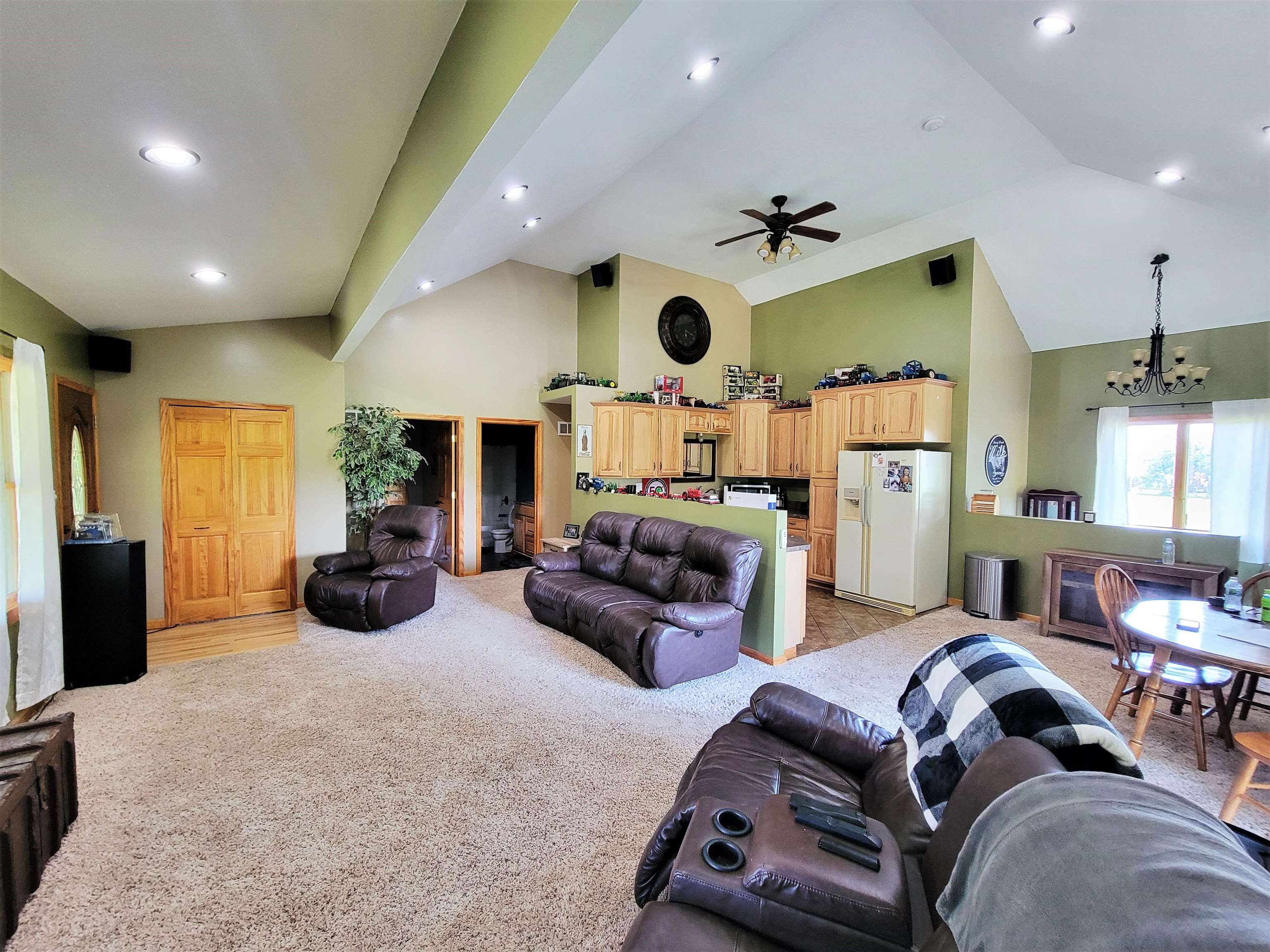 1615 Jefferson Road Blanchard, MI 49310 - Photo 5 of 22