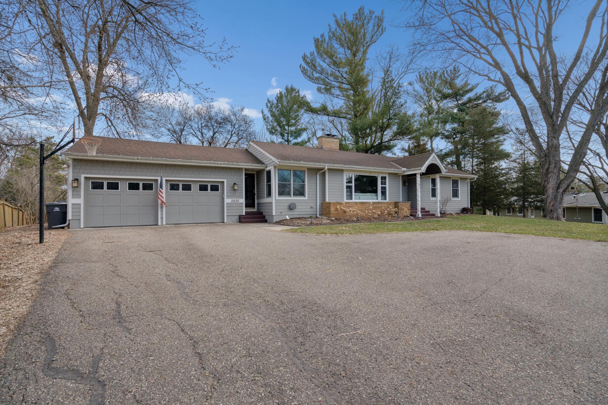 2820 Washta Bay Road Chanhassen, MN 55331 - Photo 4 of 56