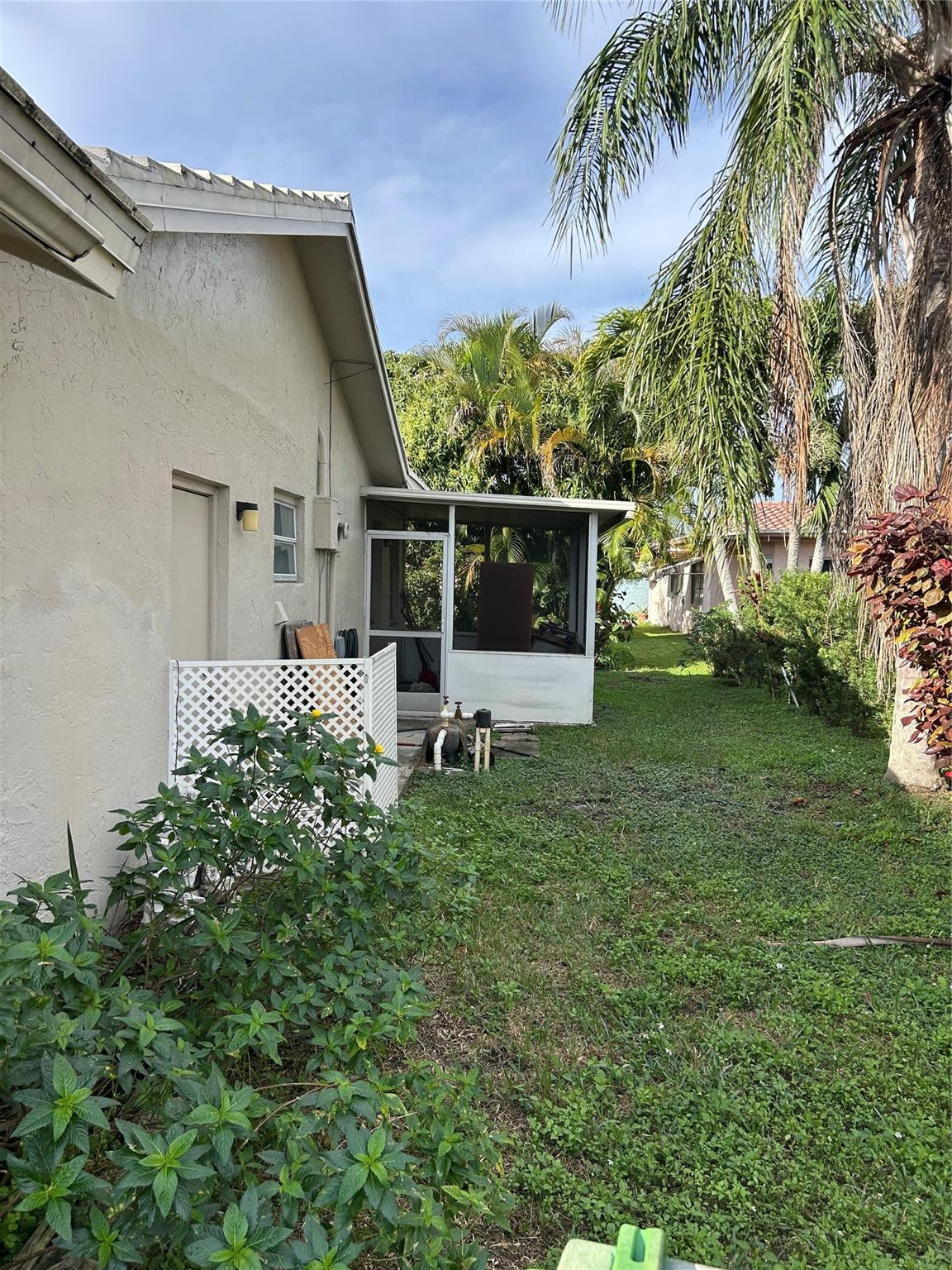 7611 Northwest 72nd Way Tamarac, FL 33321 - Photo 2 of 13 Photo 2