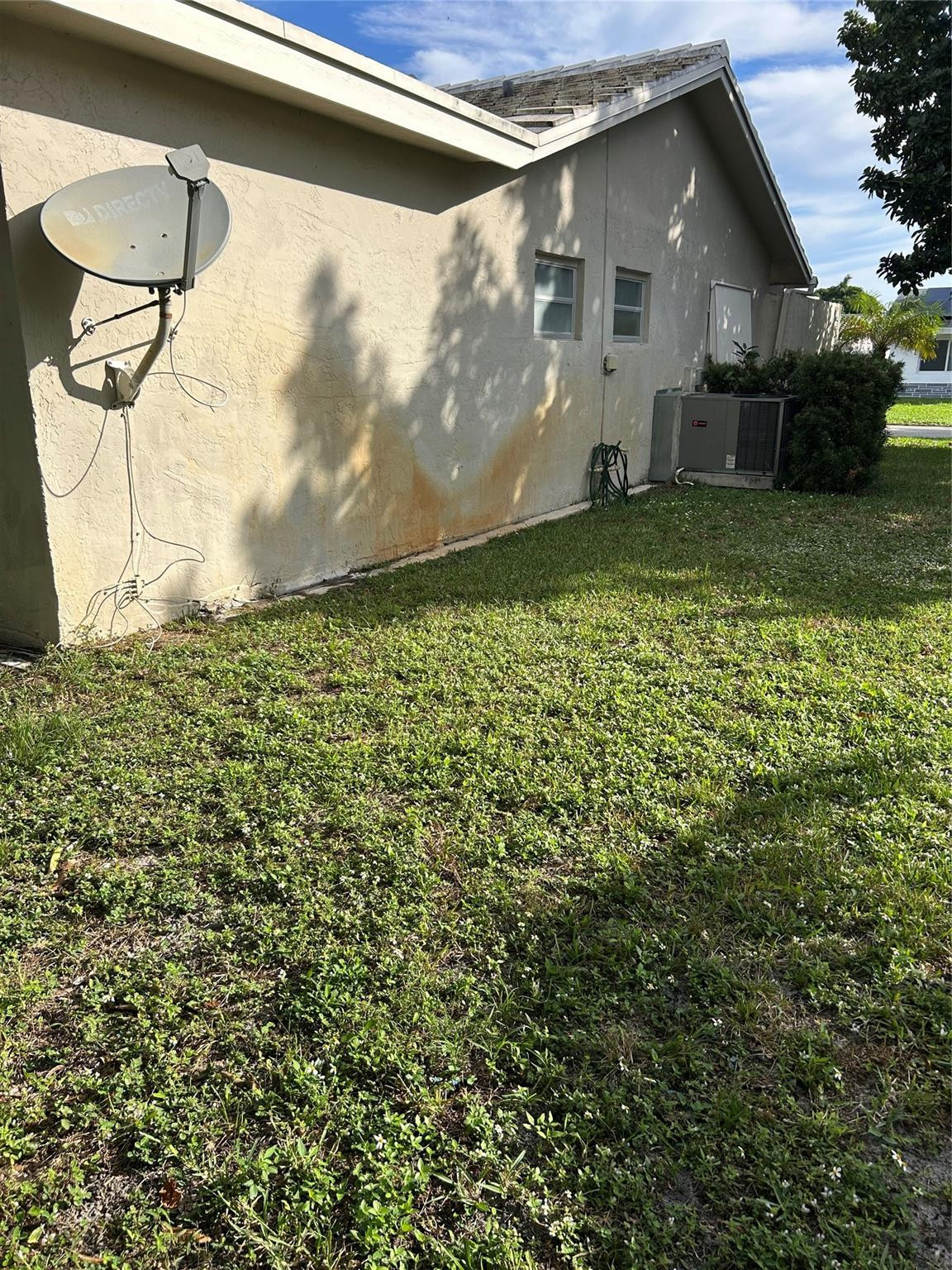 7611 Northwest 72nd Way Tamarac, FL 33321 - Photo 4 of 13 Photo 4