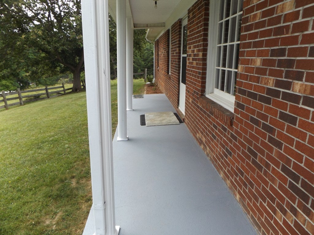 242 Country Road Austinville, VA 24312 - Photo 24 of 45 Gallery Image 24
