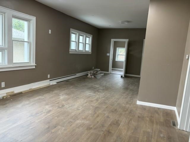 425 West Cleveland Street Spring Valley, IL 61362 - Photo 6 of 14 an empty room with windows and closet