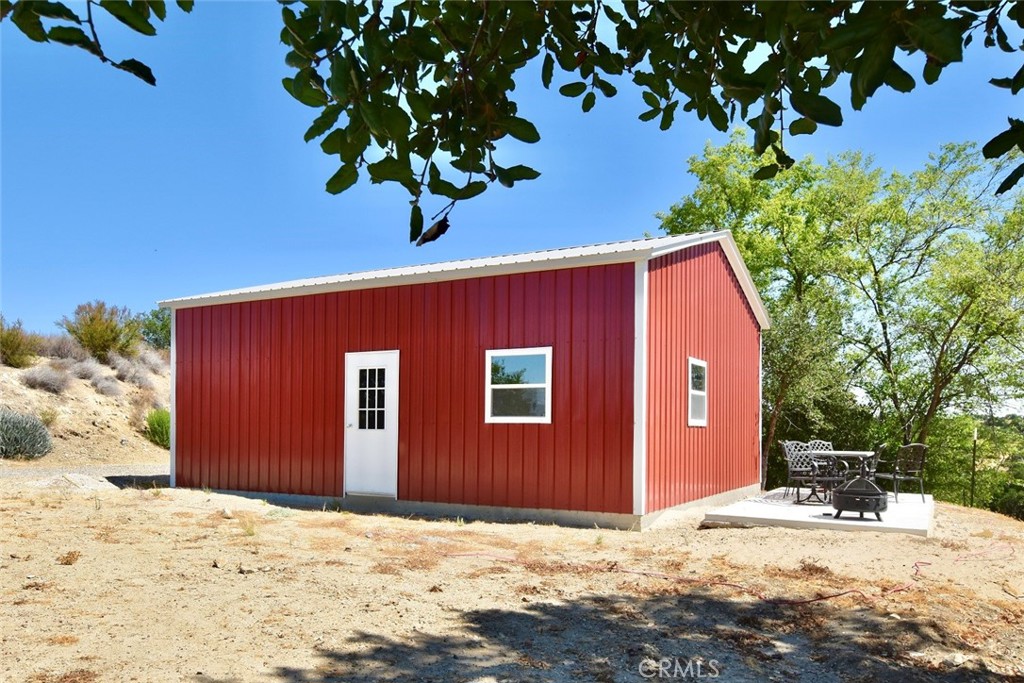 53292 Smith Road Bradley, CA 93426 - Photo 5 of 24