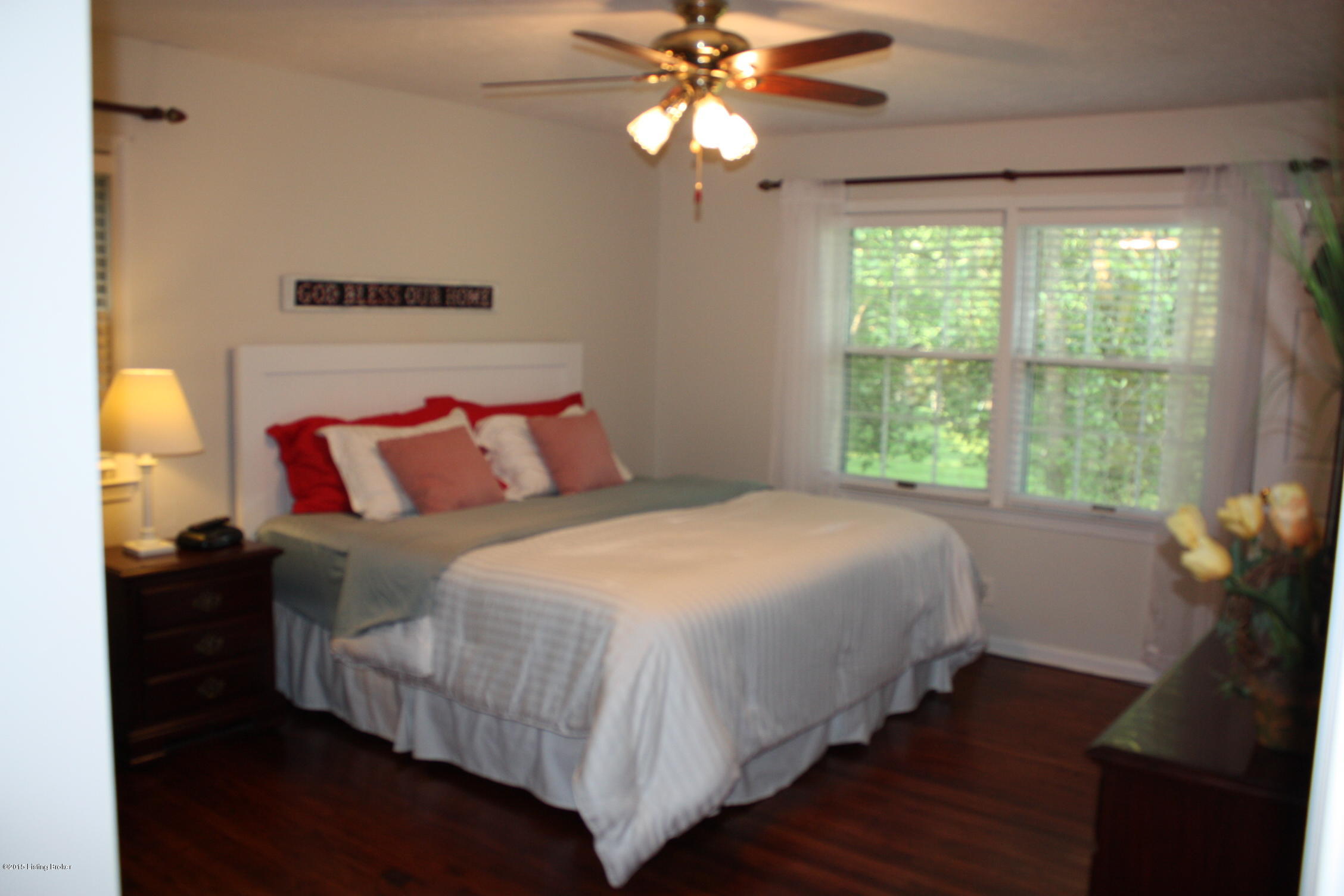 4221 Chenoweth Run Road Louisville, KY 40299 - Photo 21 of 32 IMG_4241