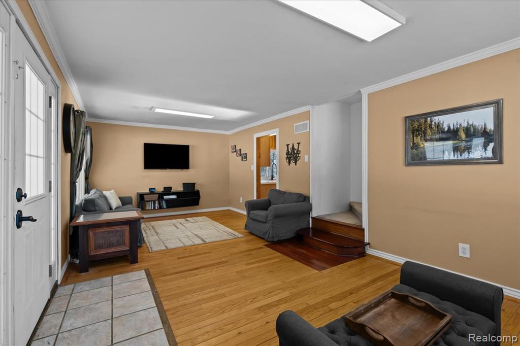 3901 Lone Tree Road Milford, MI 48380 - Photo 5 of 48 Gallery Image 5