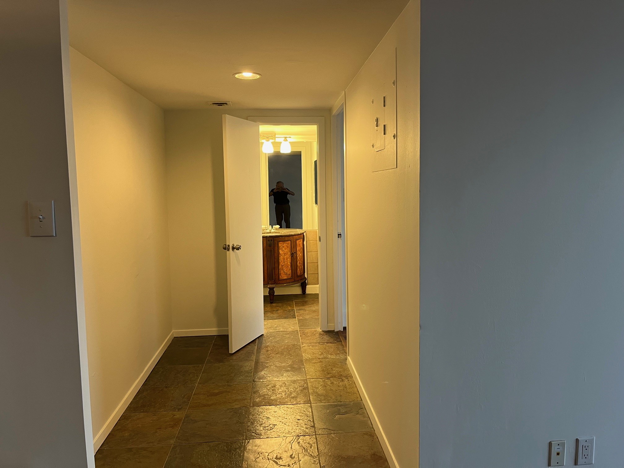 2016 Main Street, Unit 1005 Houston, TX 77002 - Photo 4 of 8 a view of a hallway with a room