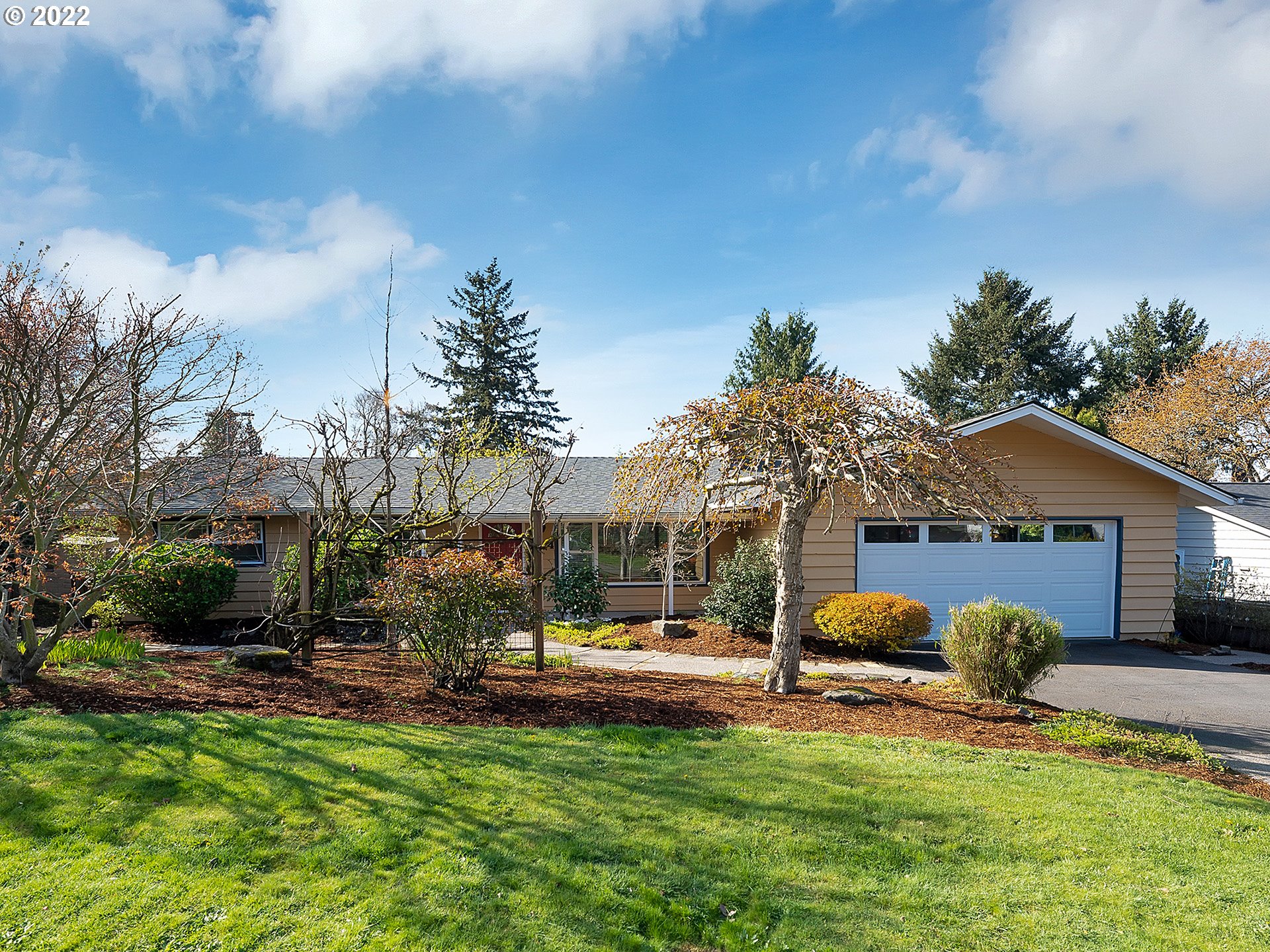 6224 Southwest Alfred Street Portland, OR 97219 - Photo 1 of 32 Gallery Image 1