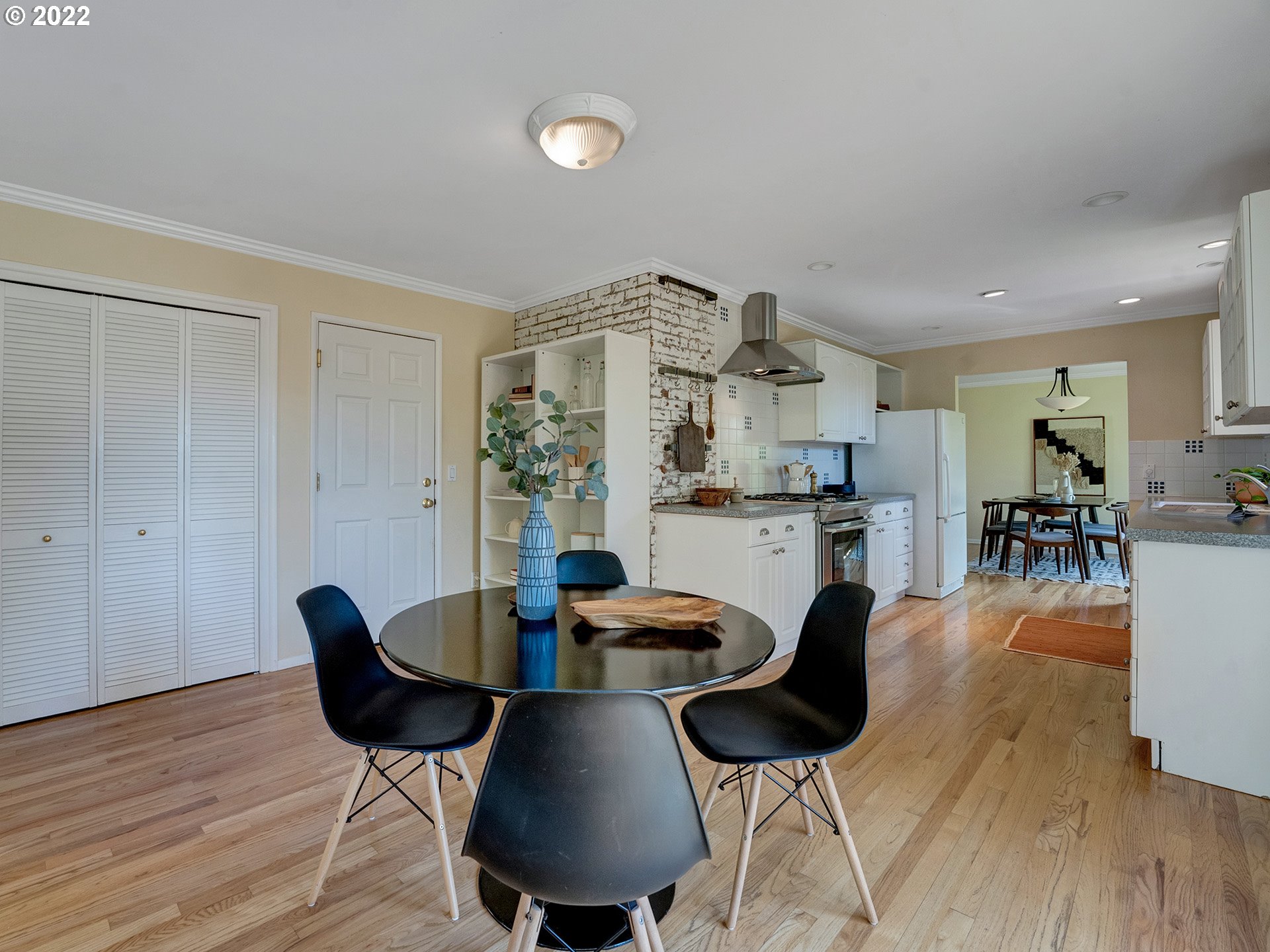 6224 Southwest Alfred Street Portland, OR 97219 - Photo 15 of 32 Gallery Image 15