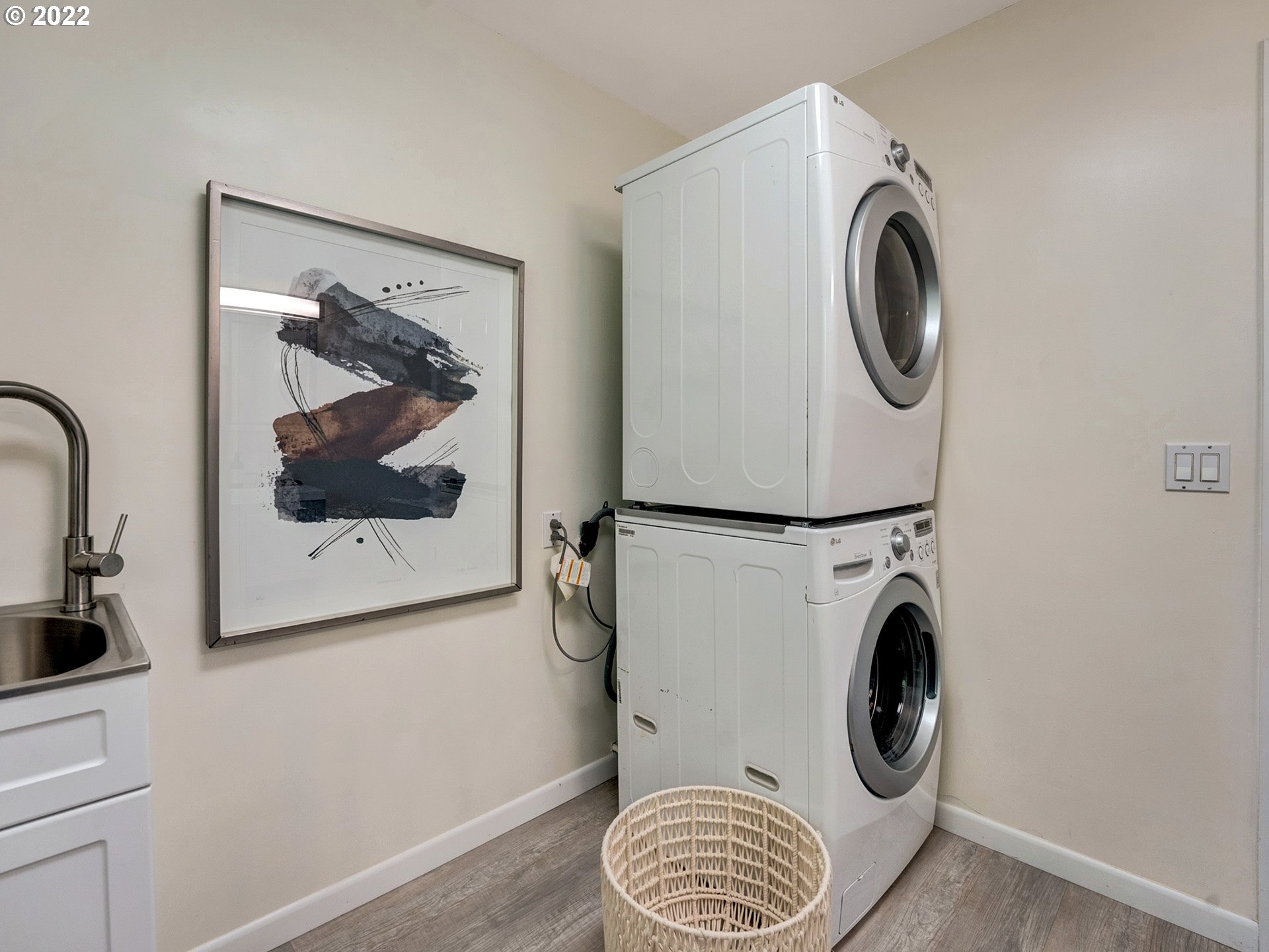 6224 Southwest Alfred Street Portland, OR 97219 - Photo 18 of 32 Gallery Image 18