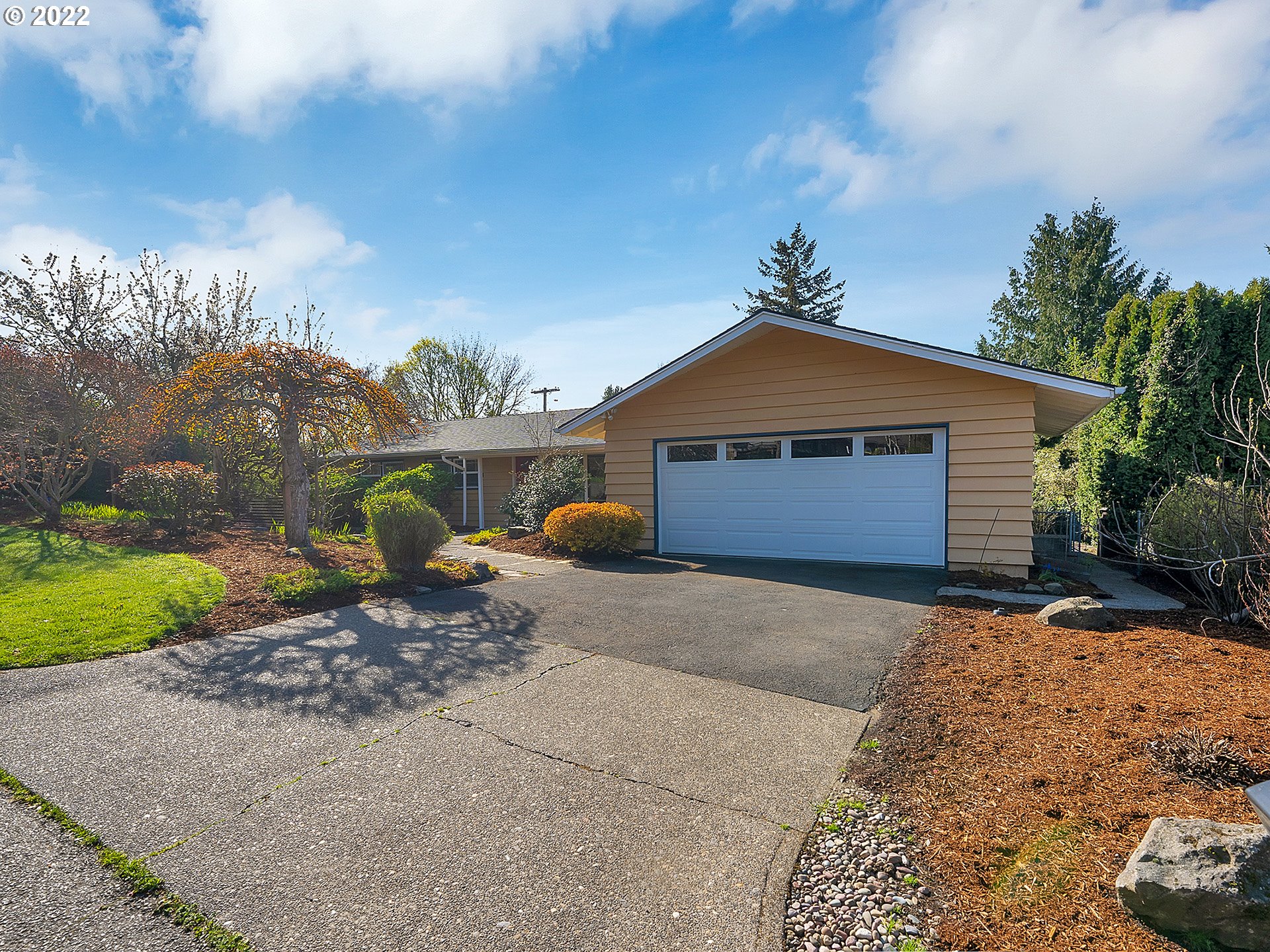 6224 Southwest Alfred Street Portland, OR 97219 - Photo 2 of 32 Gallery Image 2