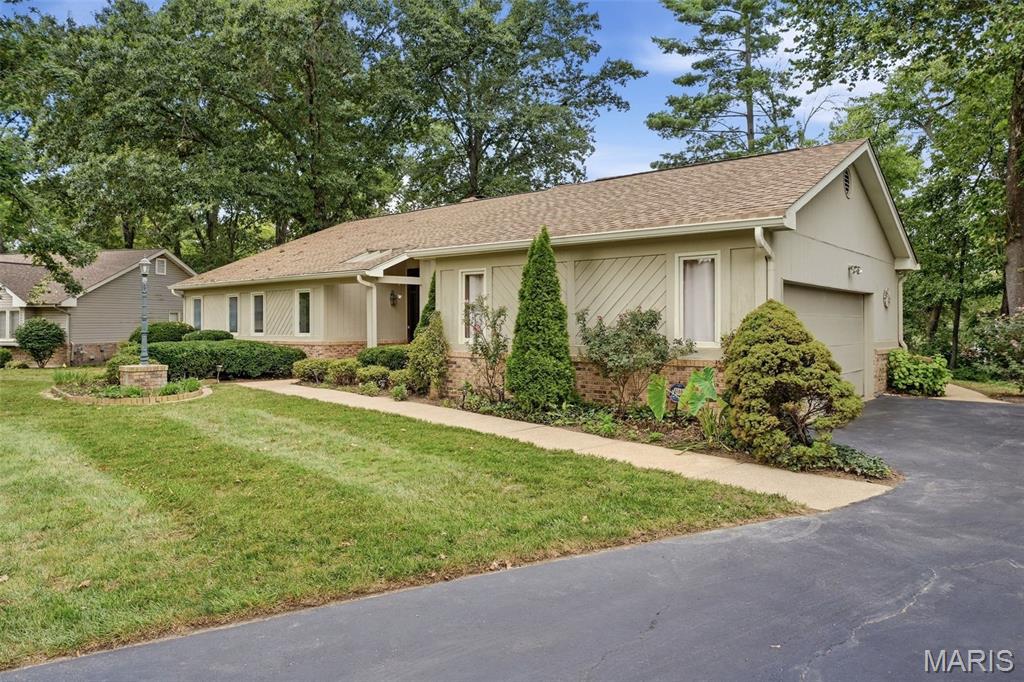 14619 Hunters Point Chesterfield, MO 63017 - Photo 3 of 49 Gallery Image 3