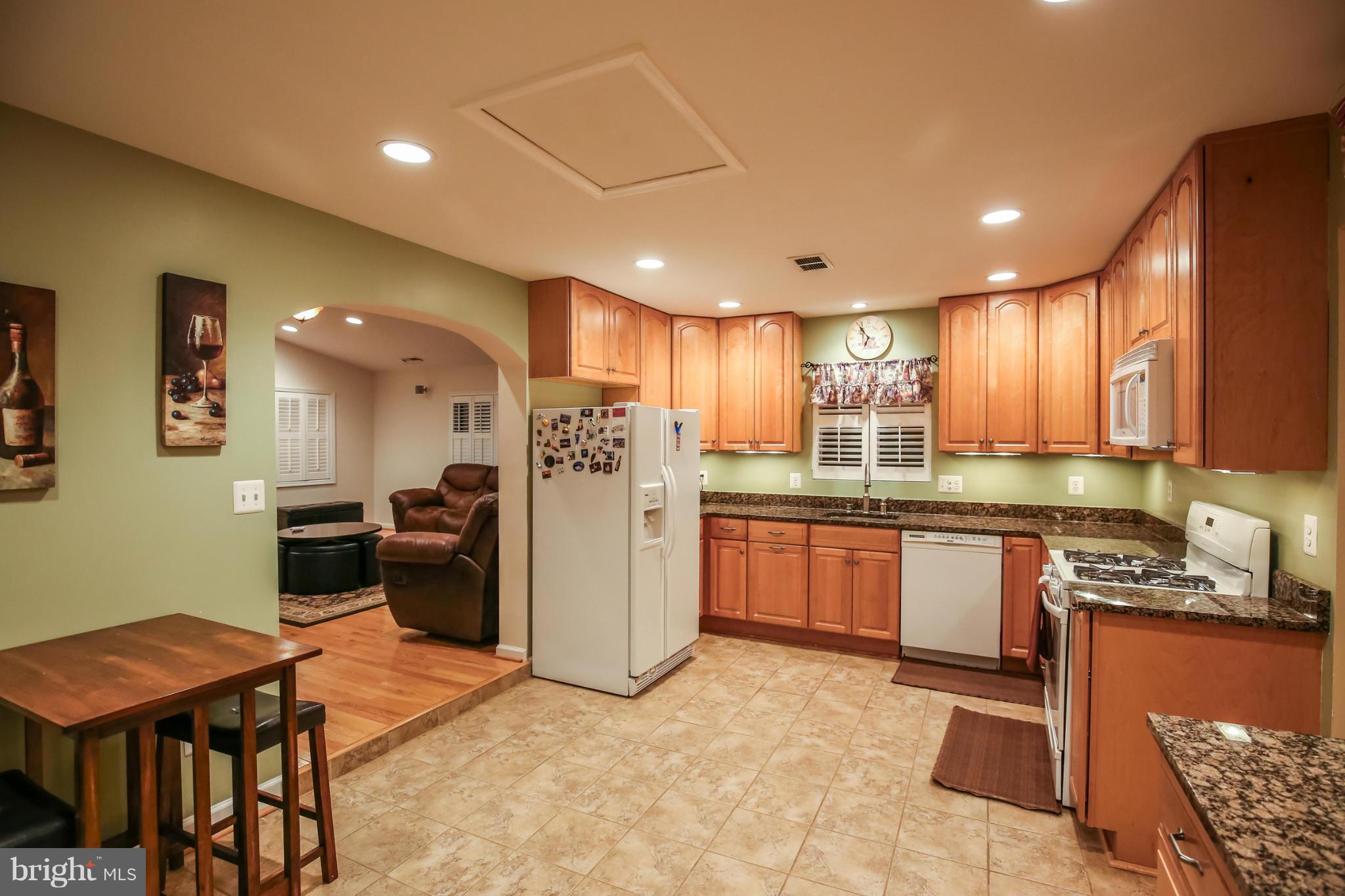 6210 Hanover Avenue Springfield, VA 22150 - Photo 11 of 30 Kitchen