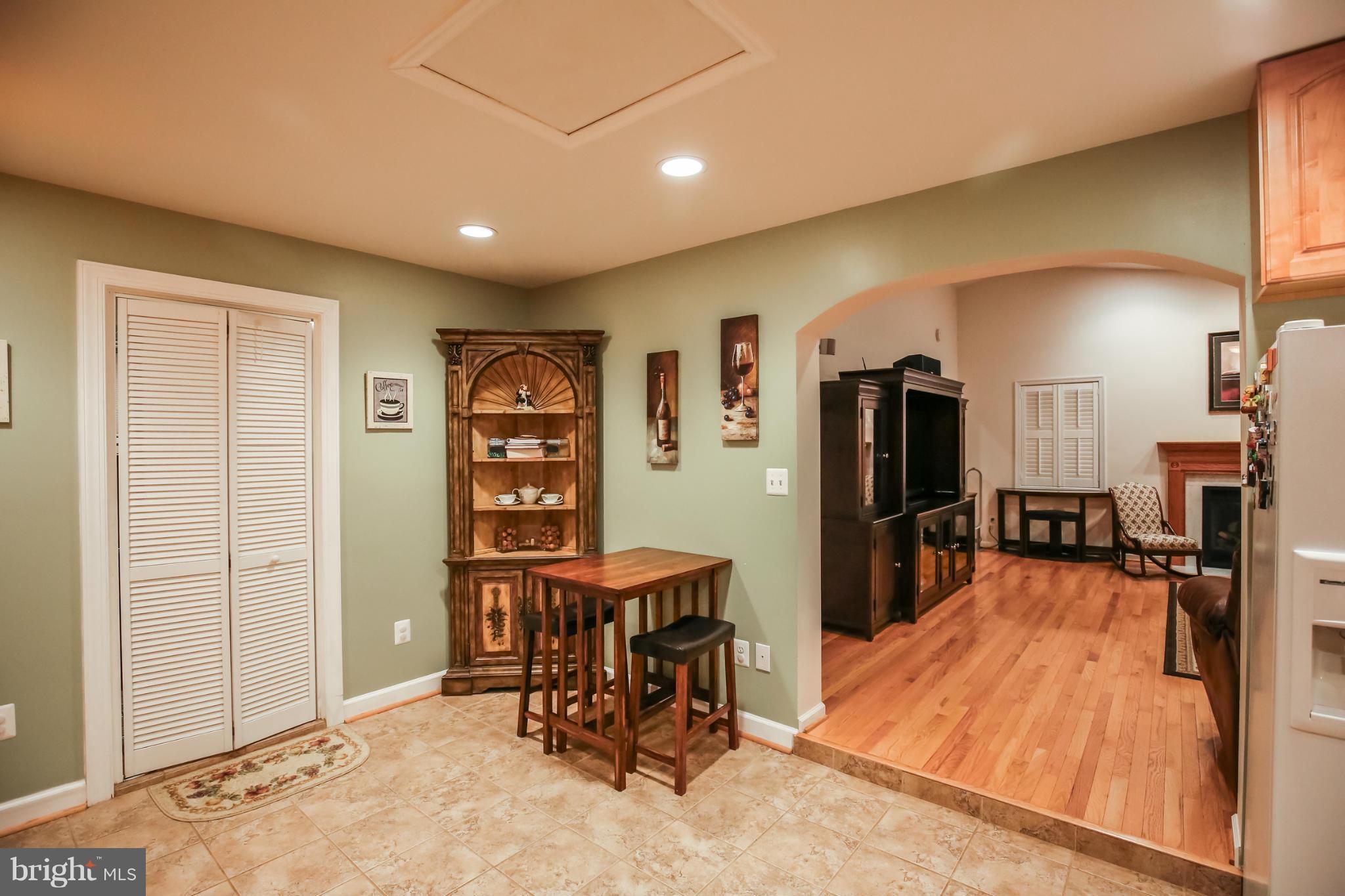 6210 Hanover Avenue Springfield, VA 22150 - Photo 16 of 30 Kitchen