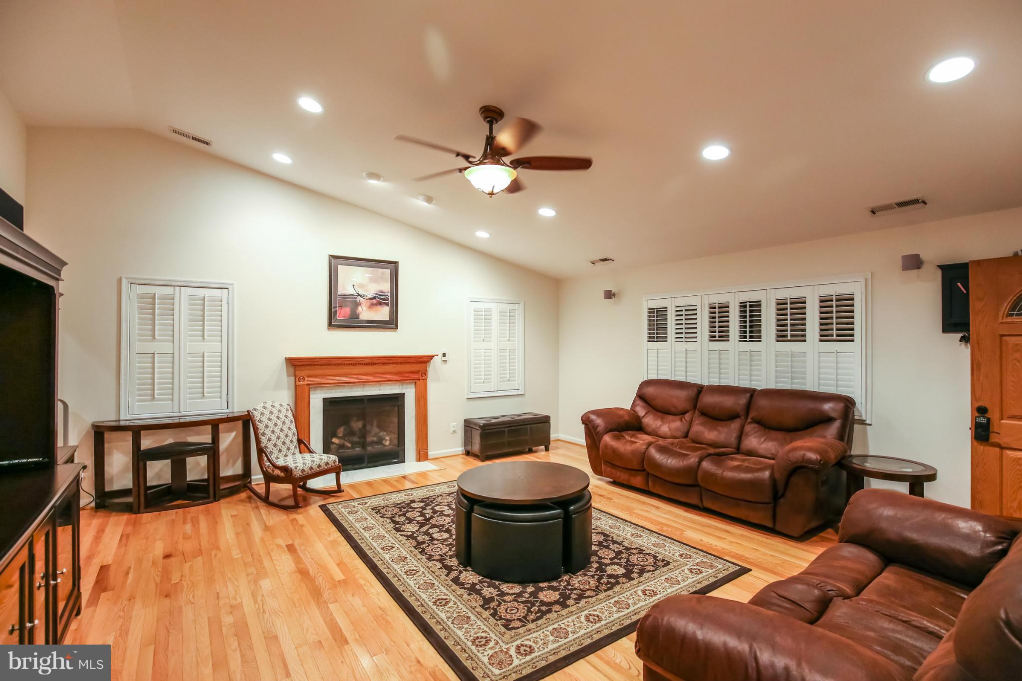 6210 Hanover Avenue Springfield, VA 22150 - Photo 17 of 30 Family Room