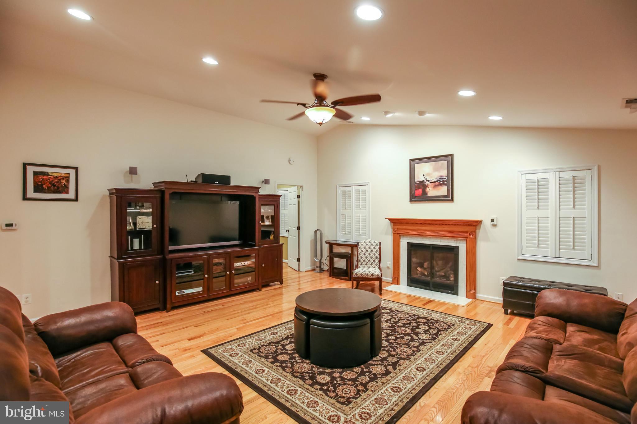 6210 Hanover Avenue Springfield, VA 22150 - Photo 18 of 30 Family Room