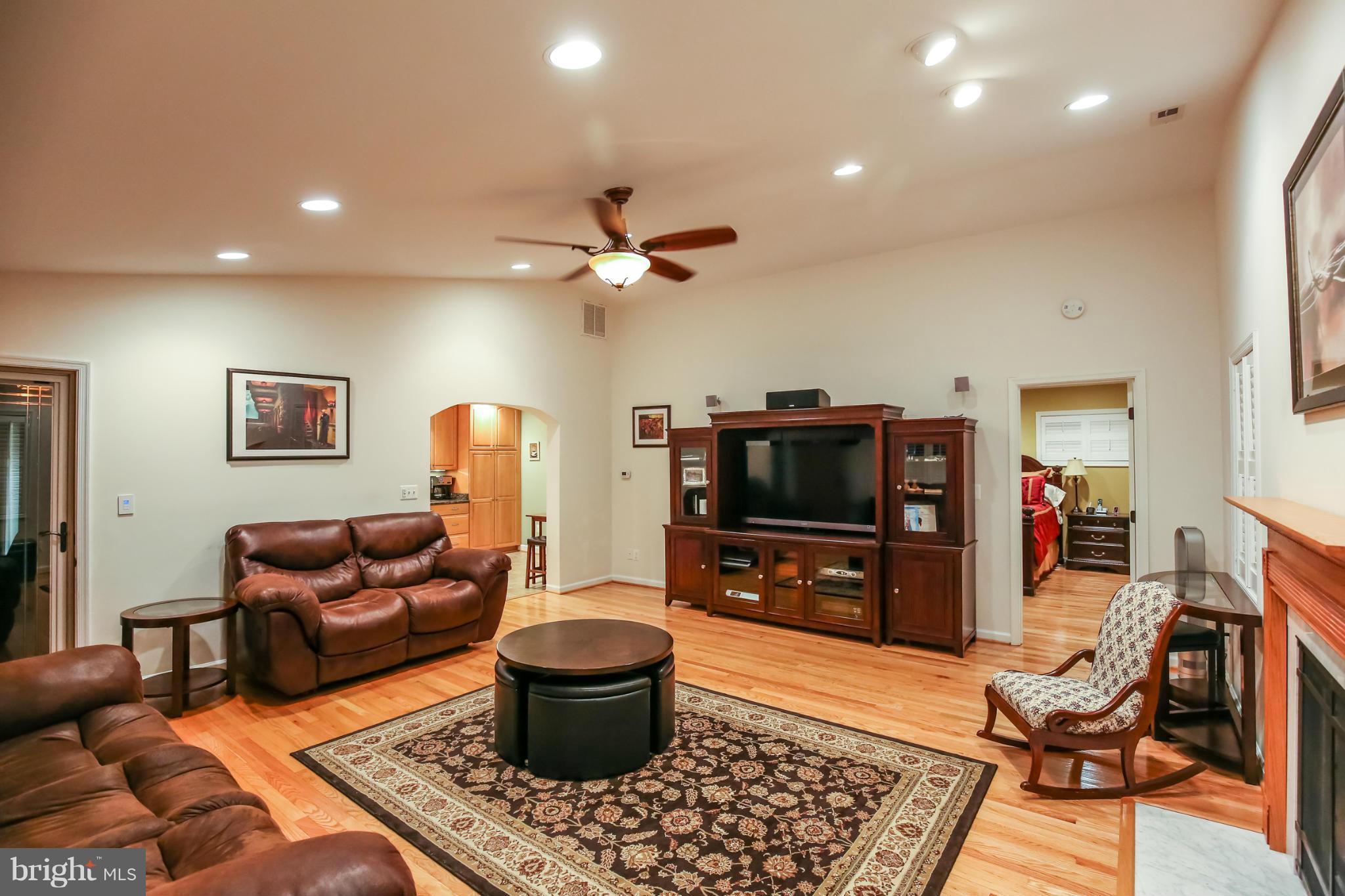 6210 Hanover Avenue Springfield, VA 22150 - Photo 19 of 30 Family Room