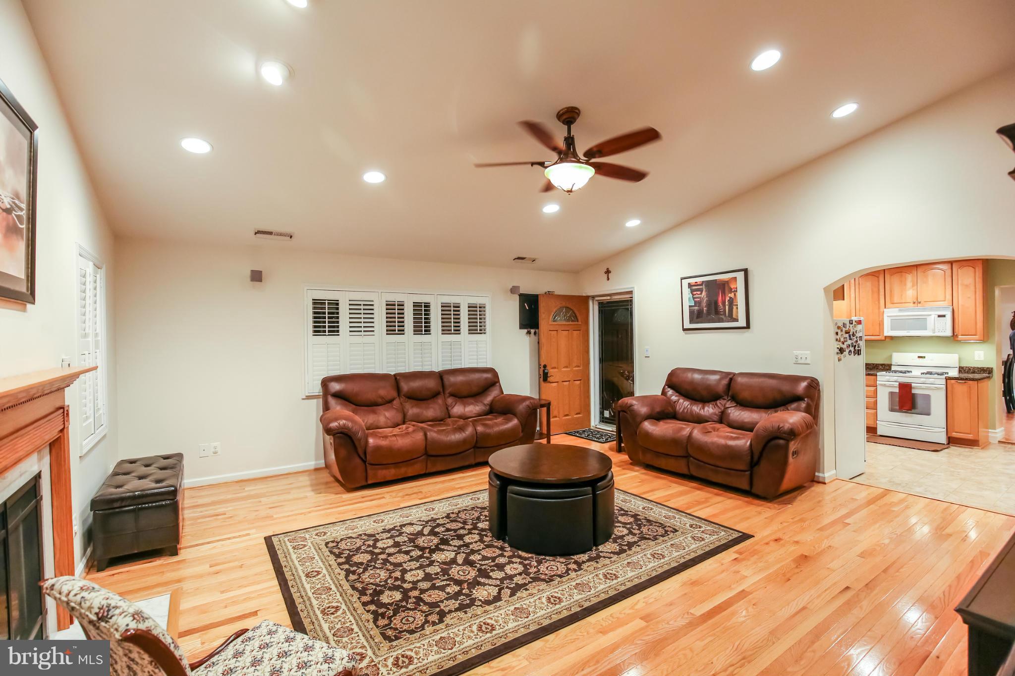 6210 Hanover Avenue Springfield, VA 22150 - Photo 20 of 30 Family Room
