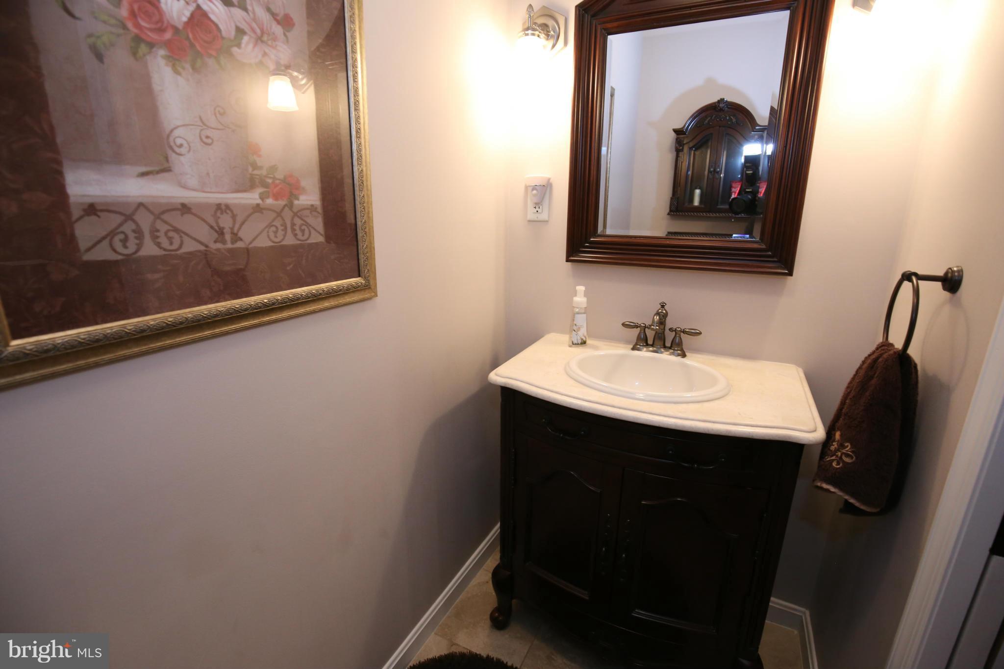 6210 Hanover Avenue Springfield, VA 22150 - Photo 25 of 30 Bath