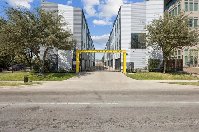 $5,577,000 | 4901 Live Oak Street, Dallas, TX 75206