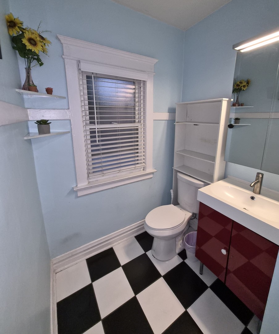 6437 33rd Street Berwyn, IL 60402 - Photo 13 of 19