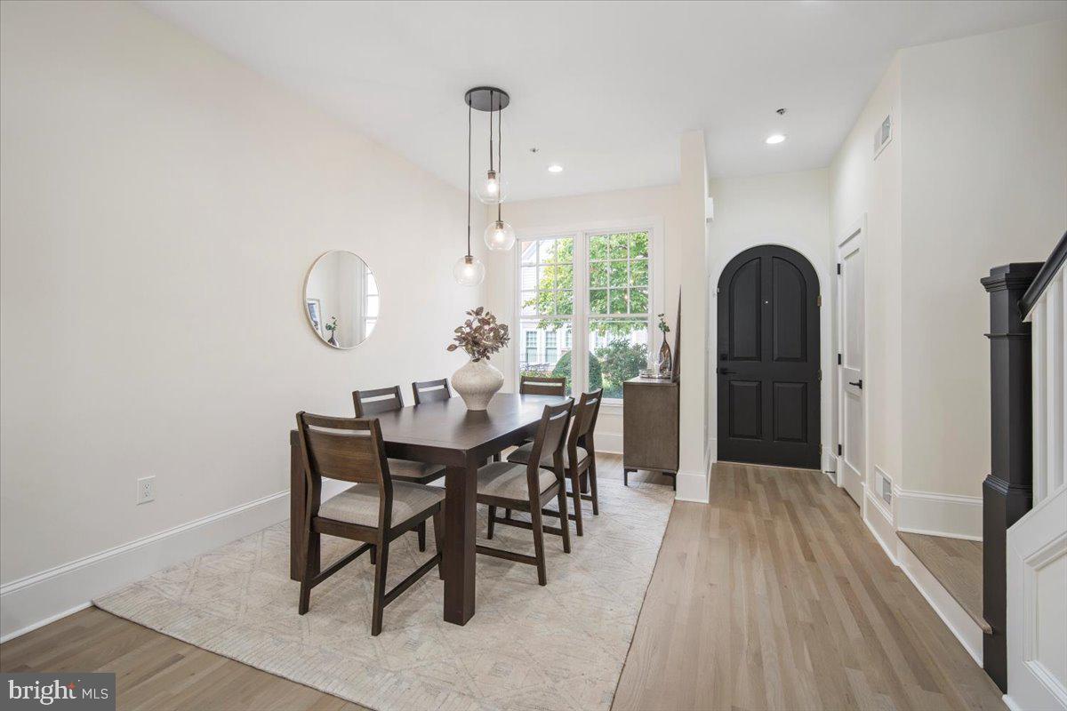 7453 Arlington Road Bethesda, MD 20814 - Photo 4 of 21 Dining Area