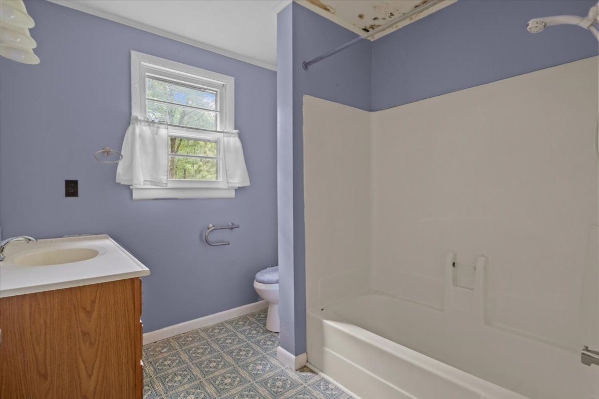 7158 Bahne Road Fairview, TN 37062 - Photo 17 of 37 a bathroom with a sink and a toilet