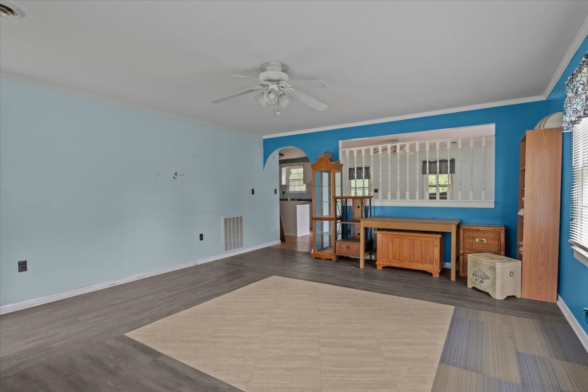 7158 Bahne Road Fairview, TN 37062 - Photo 7 of 37 a living room with furniture and a dining table