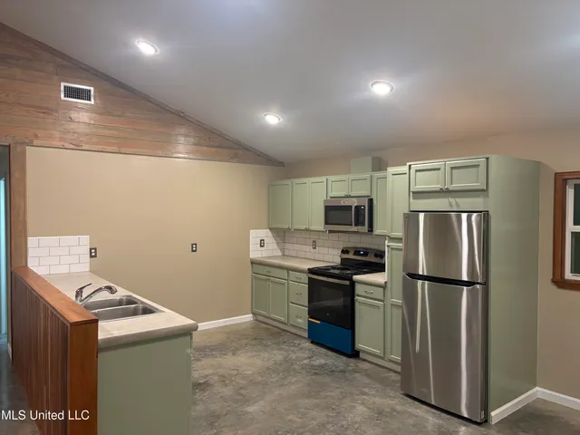 $196,000 | 1016 L A Brister Road, Summit, MS 39666