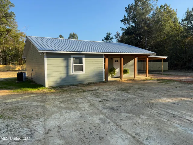 $196,000 | 1016 L A Brister Road, Summit, MS 39666