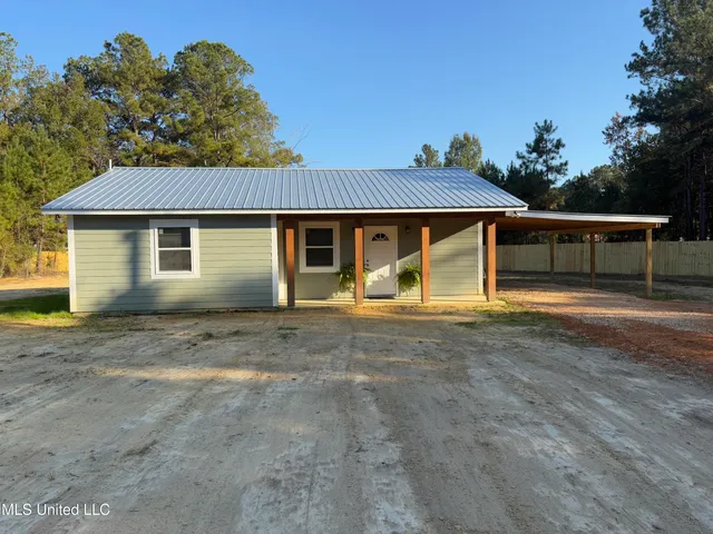 $196,000 | 1016 L A Brister Road, Summit, MS 39666