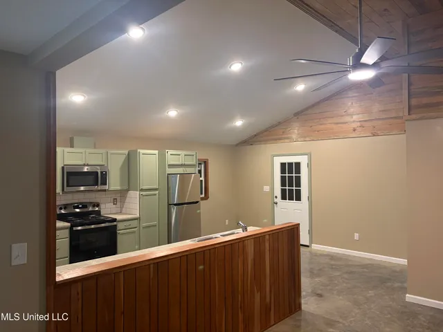 $196,000 | 1016 L A Brister Road, Summit, MS 39666