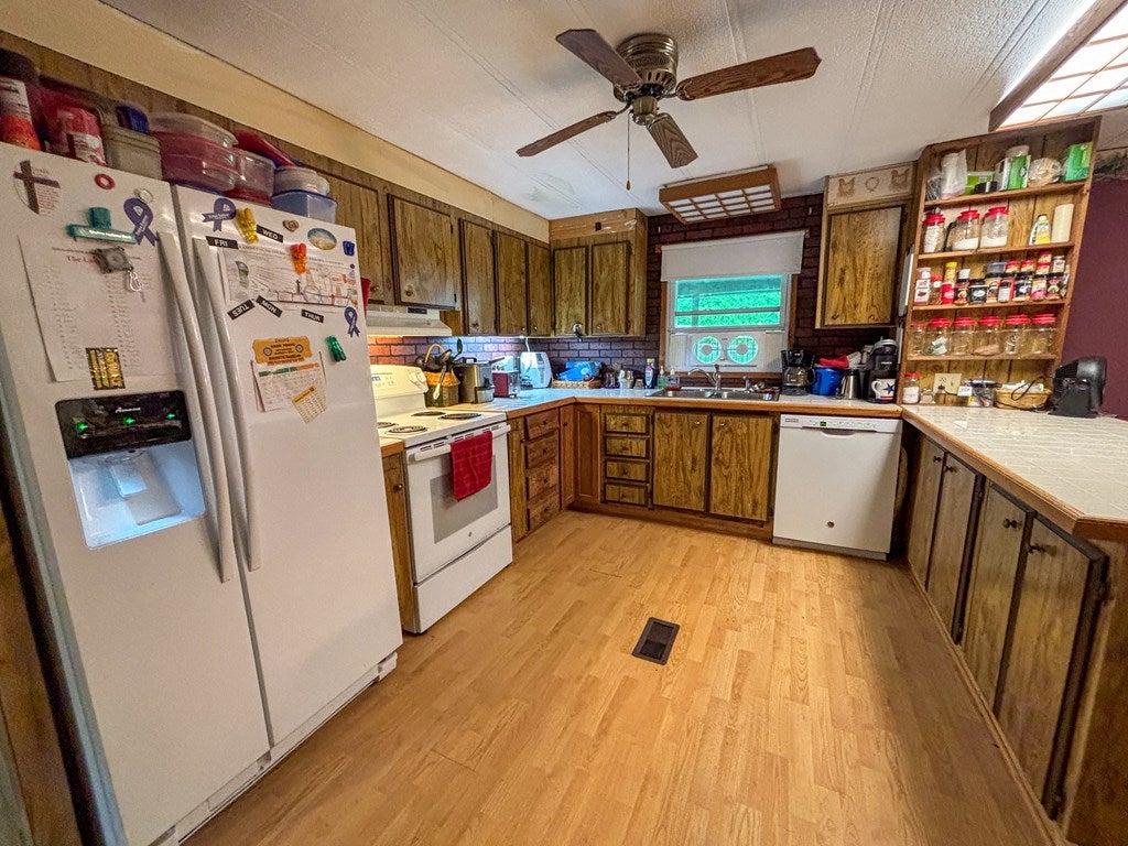 2754 York Ridge Road Mouth Of Wilson, VA 24363 - Photo 23 of 44 Gallery Image 23